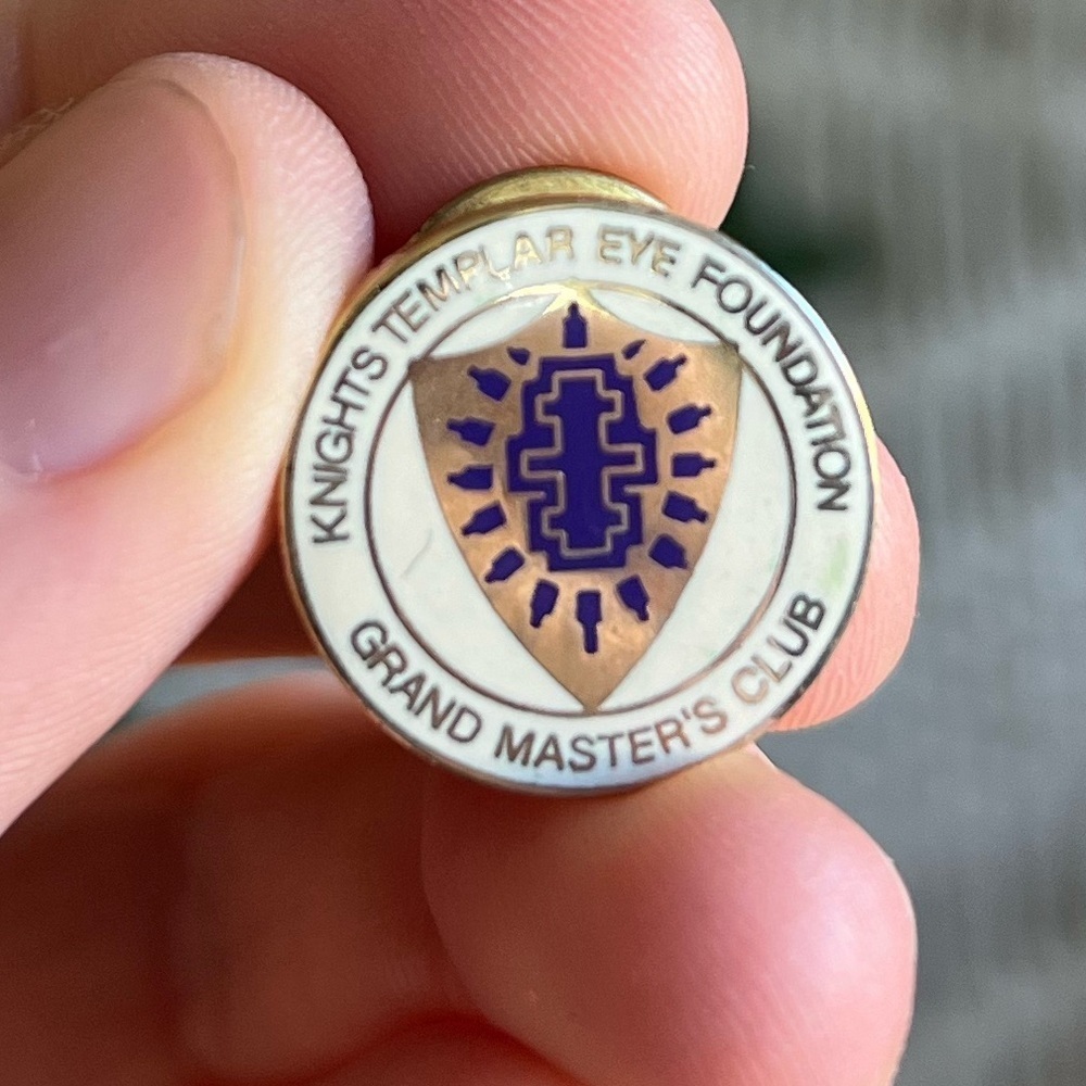 Knights Templar Eye Foundation Grand Master’s Club Lapel Pin – Vintage Masonic